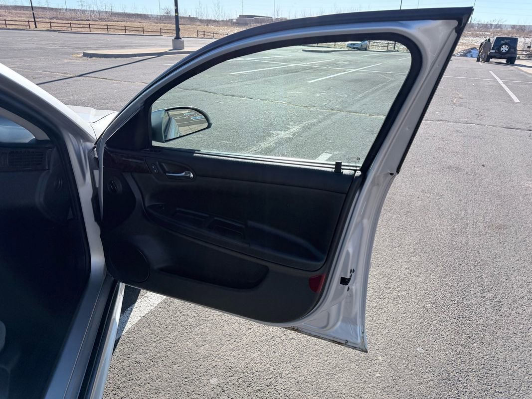 Used 2016 Chevrolet Impala LT image 18