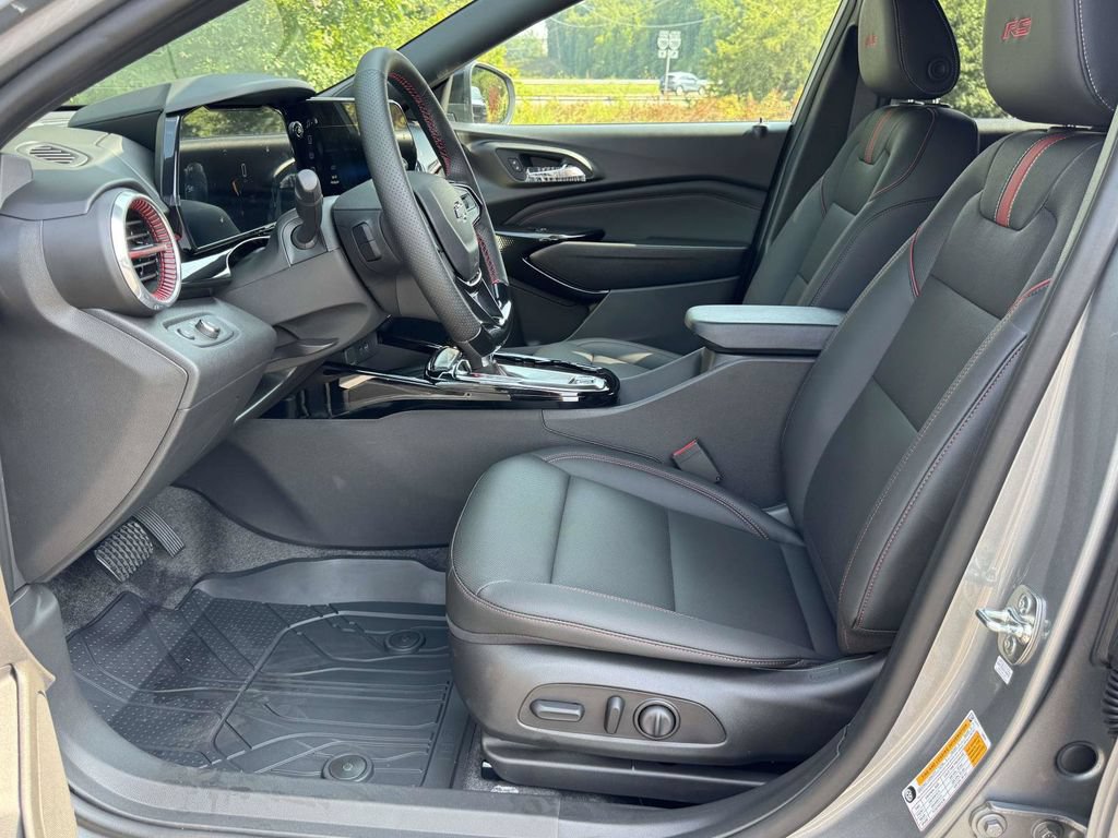New 2026 Chevrolet Trax RS w/ Sunroof Package FWD image 20