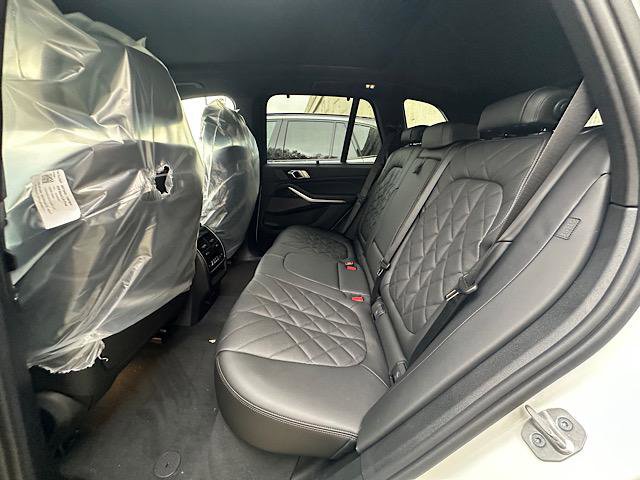 New 2026 BMW X5 xDrive40i w/ M Sport Package image 5