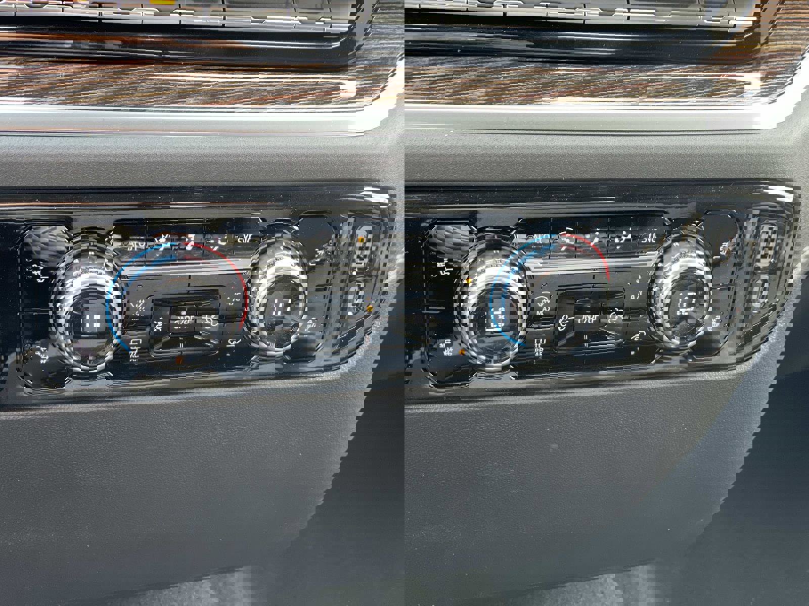 New 2026 GMC Sierra 1500 SLE w/ Preferred Package image 16