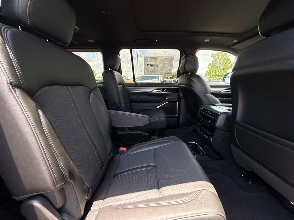 New 2025 Jeep Wagoneer Series II w/ Premium Group I image 17