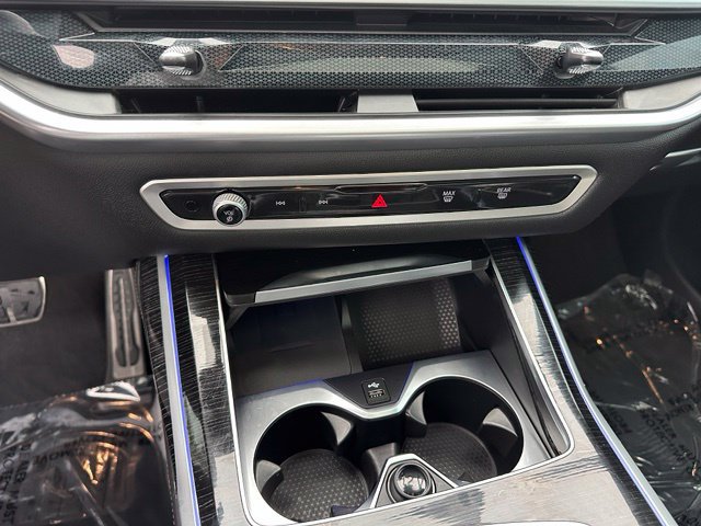 Used 2023 BMW X7 xDrive40i w/ M Sport Package AWD/4WD image 29