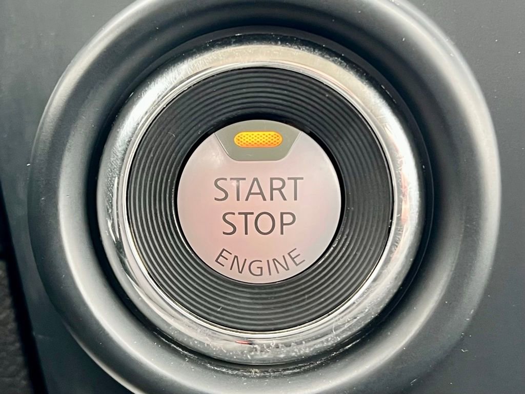 Used 2023 Nissan Titan SV image 27