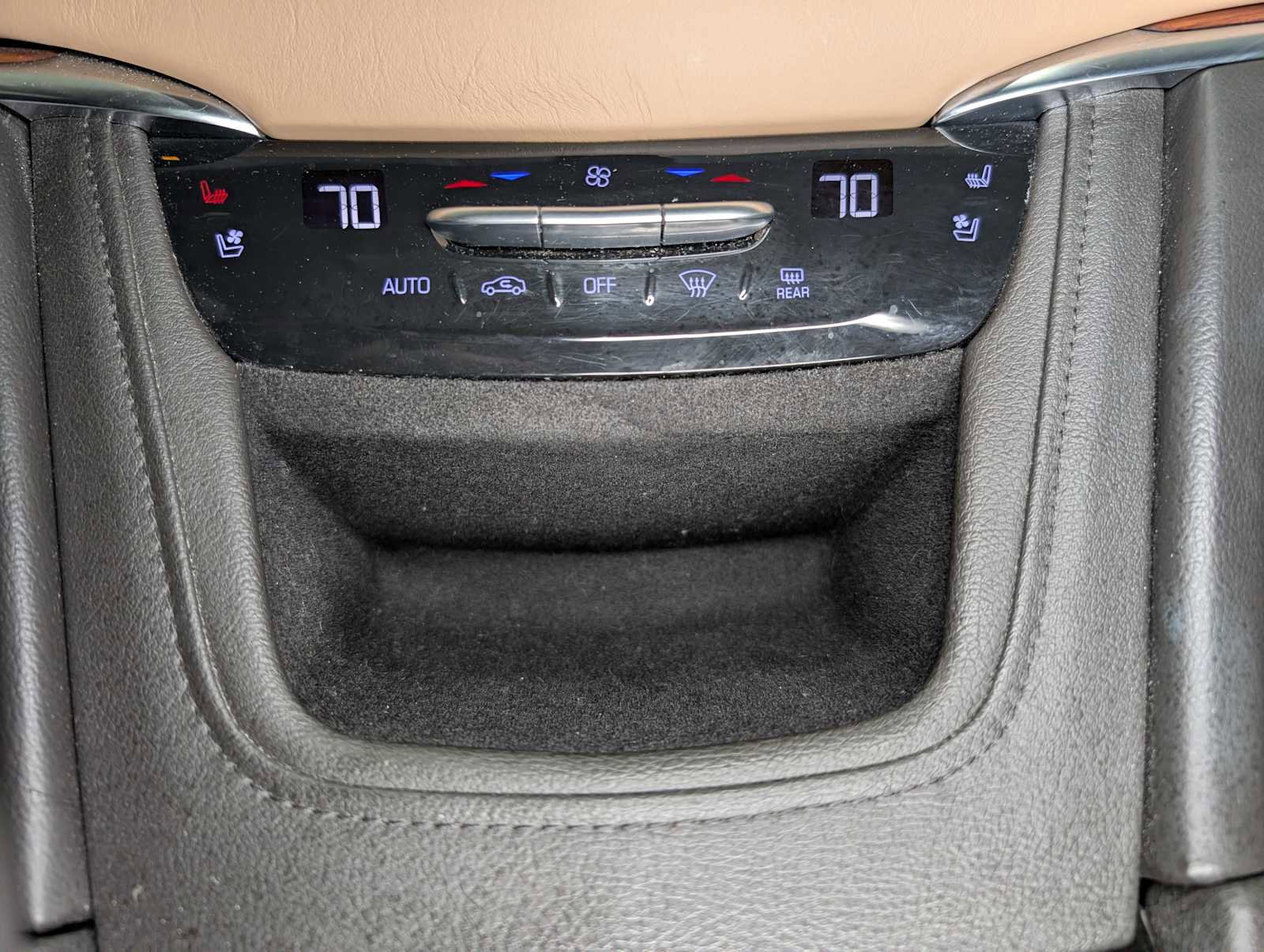 Used 2018 Cadillac XT5 Platinum w/ Driver Assist Package AWD/4WD image 31