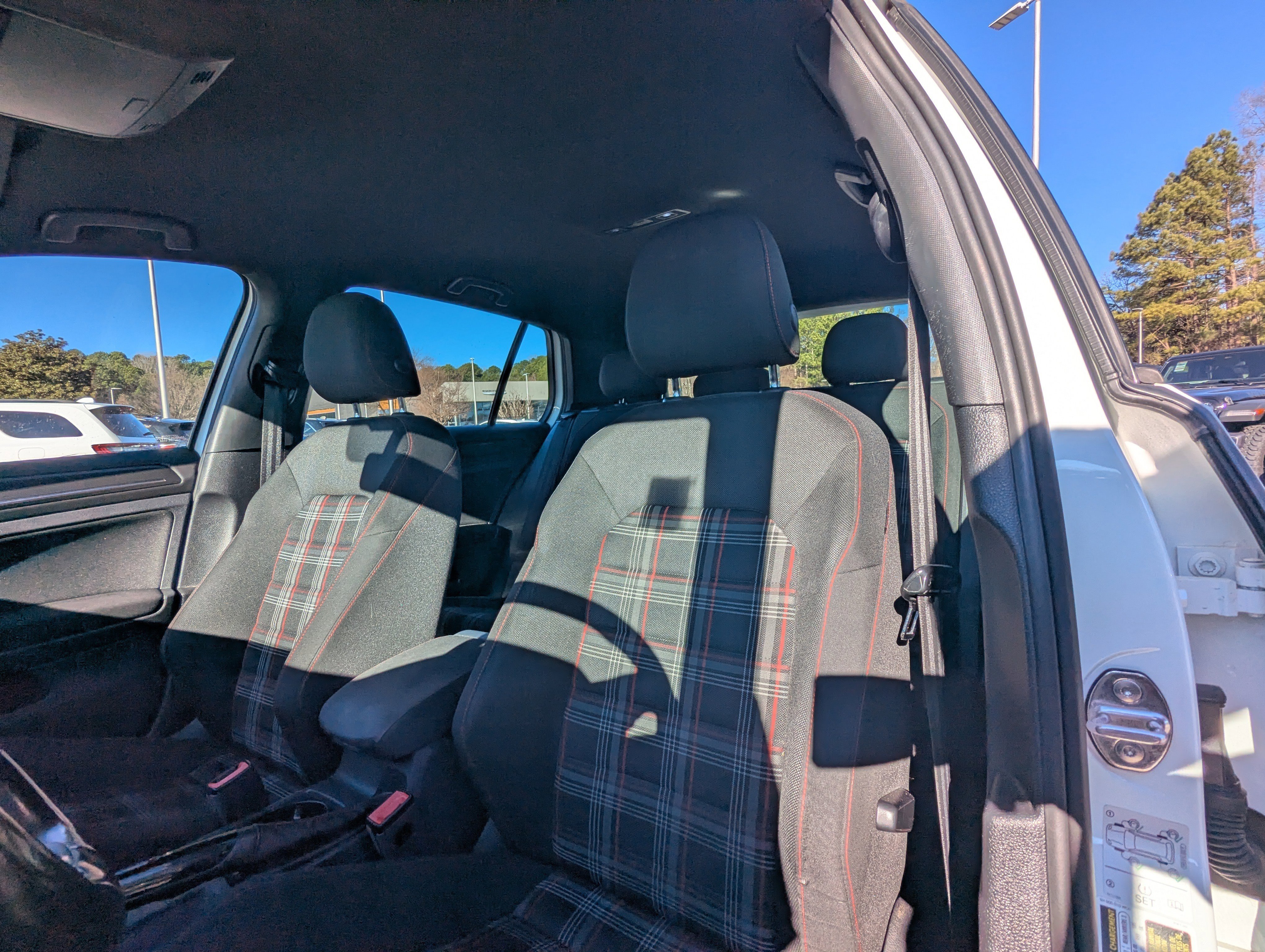 Used 2018 Volkswagen GTI S image 9