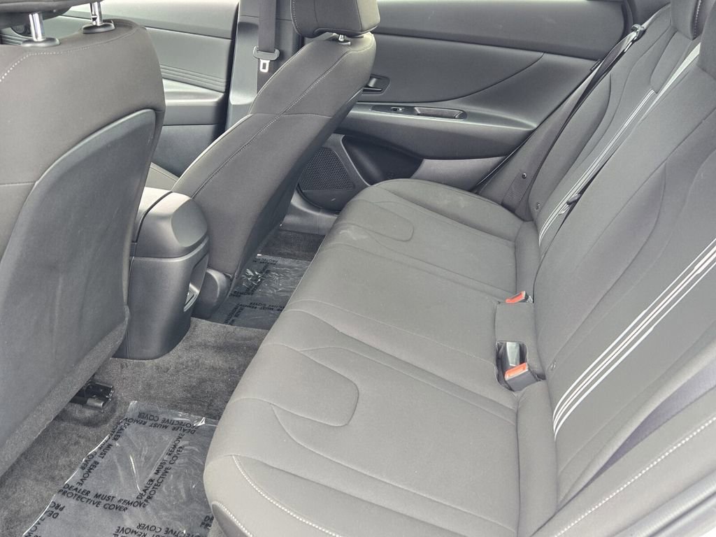 Certified 2025 Hyundai Elantra Sport image 11