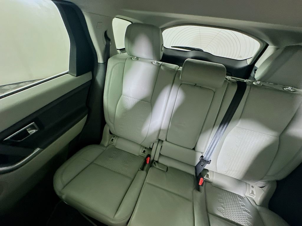 Used 2018 Land Rover Discovery Sport SE image 12