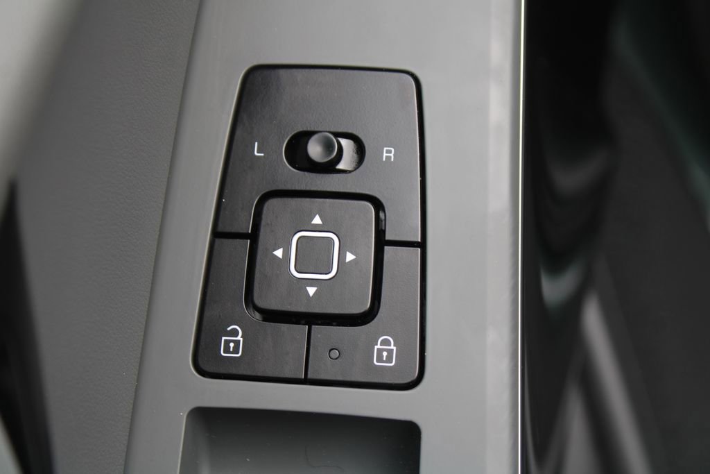 Certified 2024 Kia Niro EX image 21