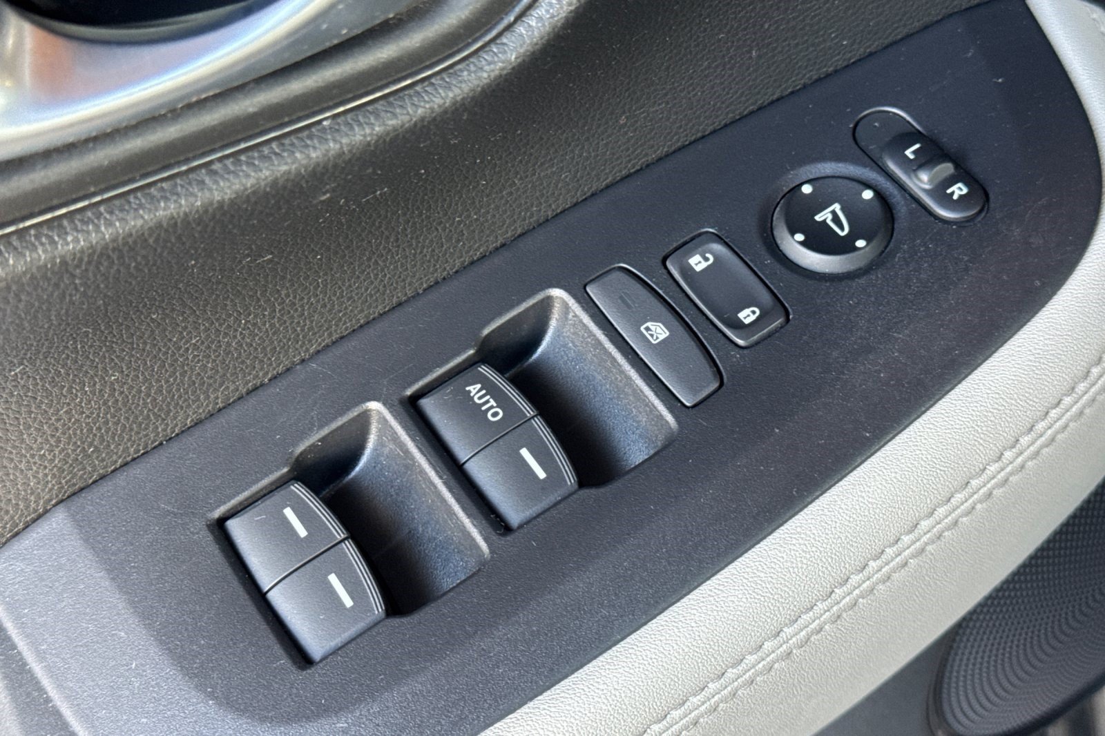 Used 2024 Honda HR-V LX image 14