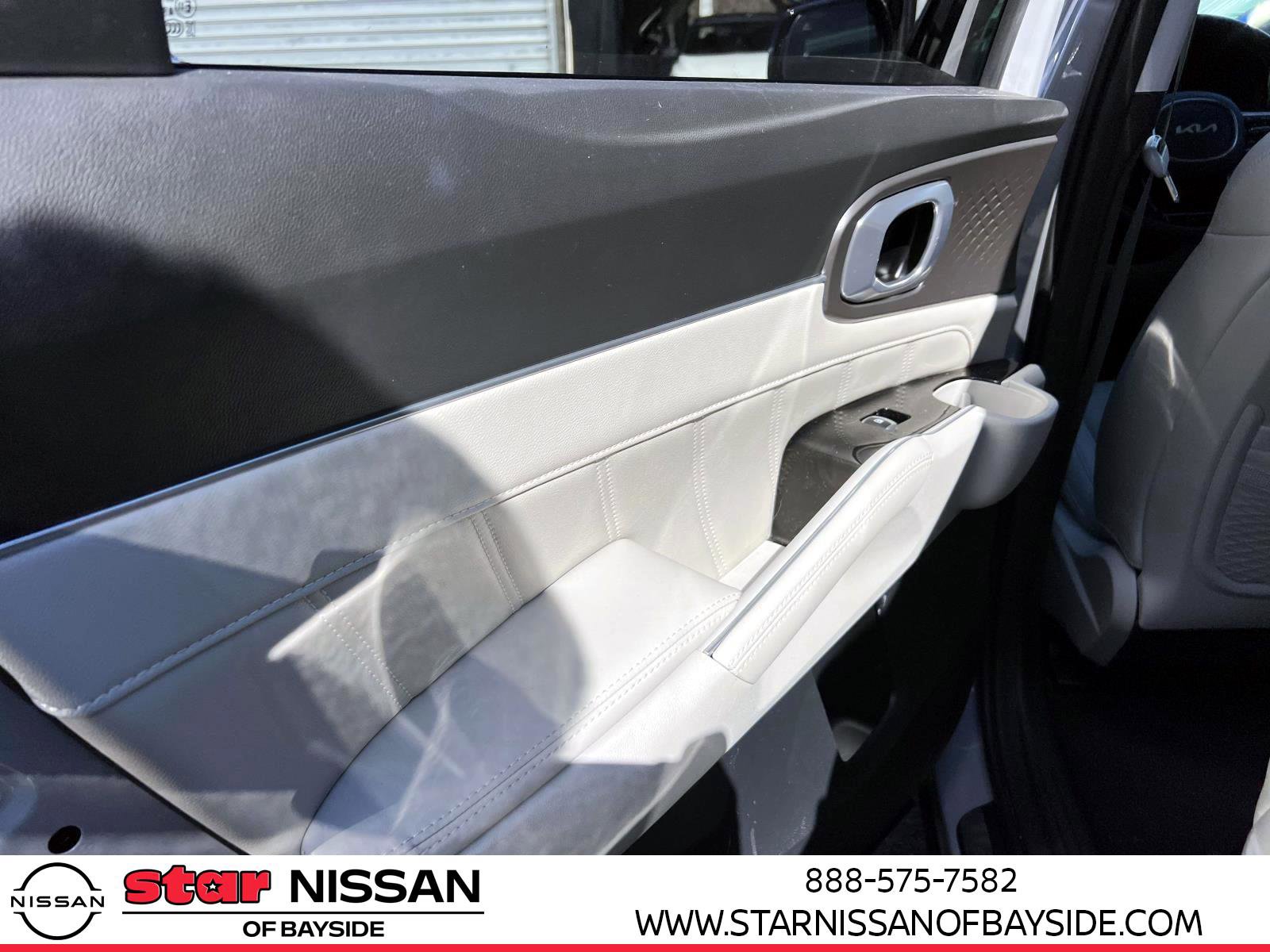 Used 2023 Kia Sorento SX image 9