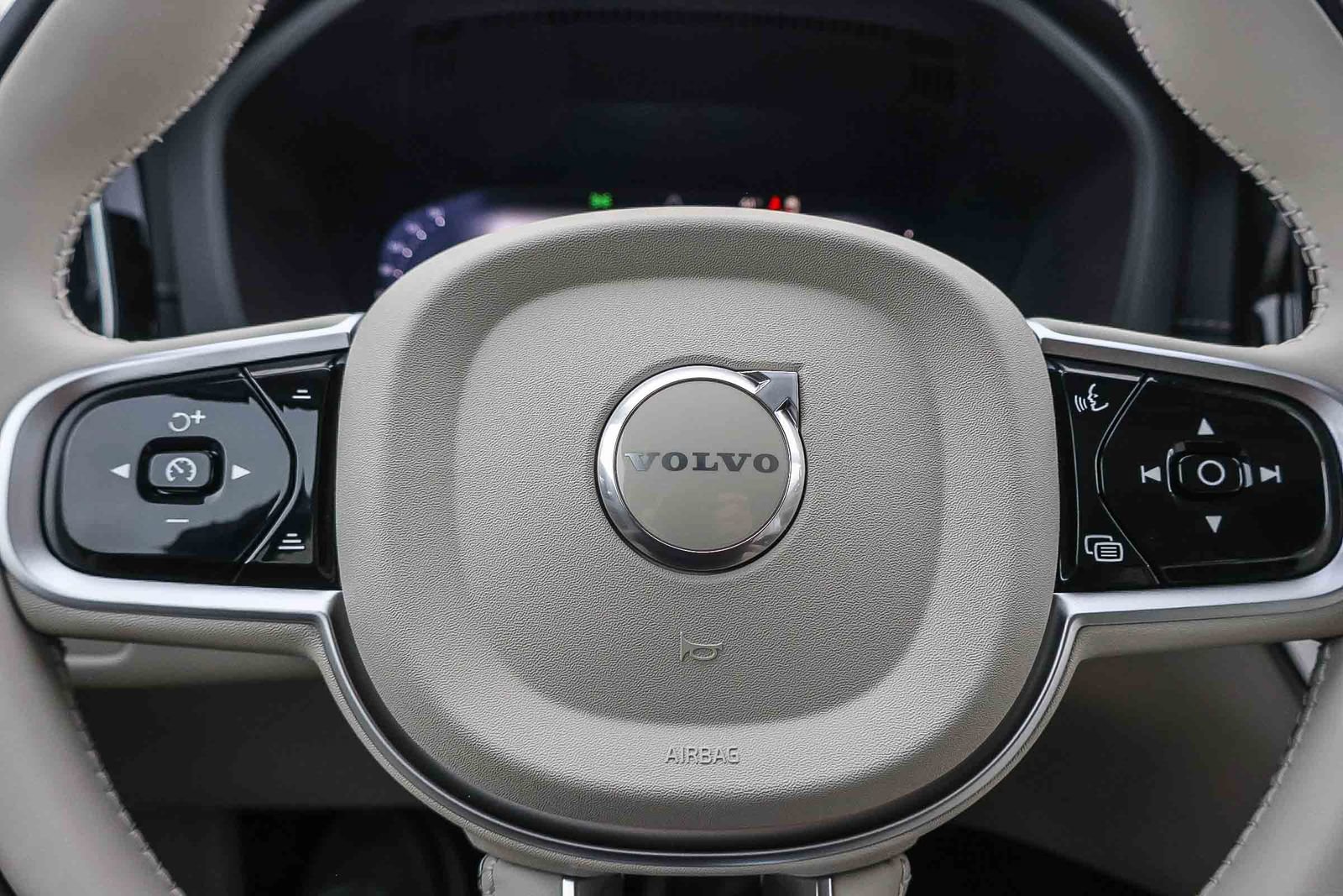 New 2026 Volvo XC60 T8 Ultra w/ Protection Package Premier AWD/4WD image 39