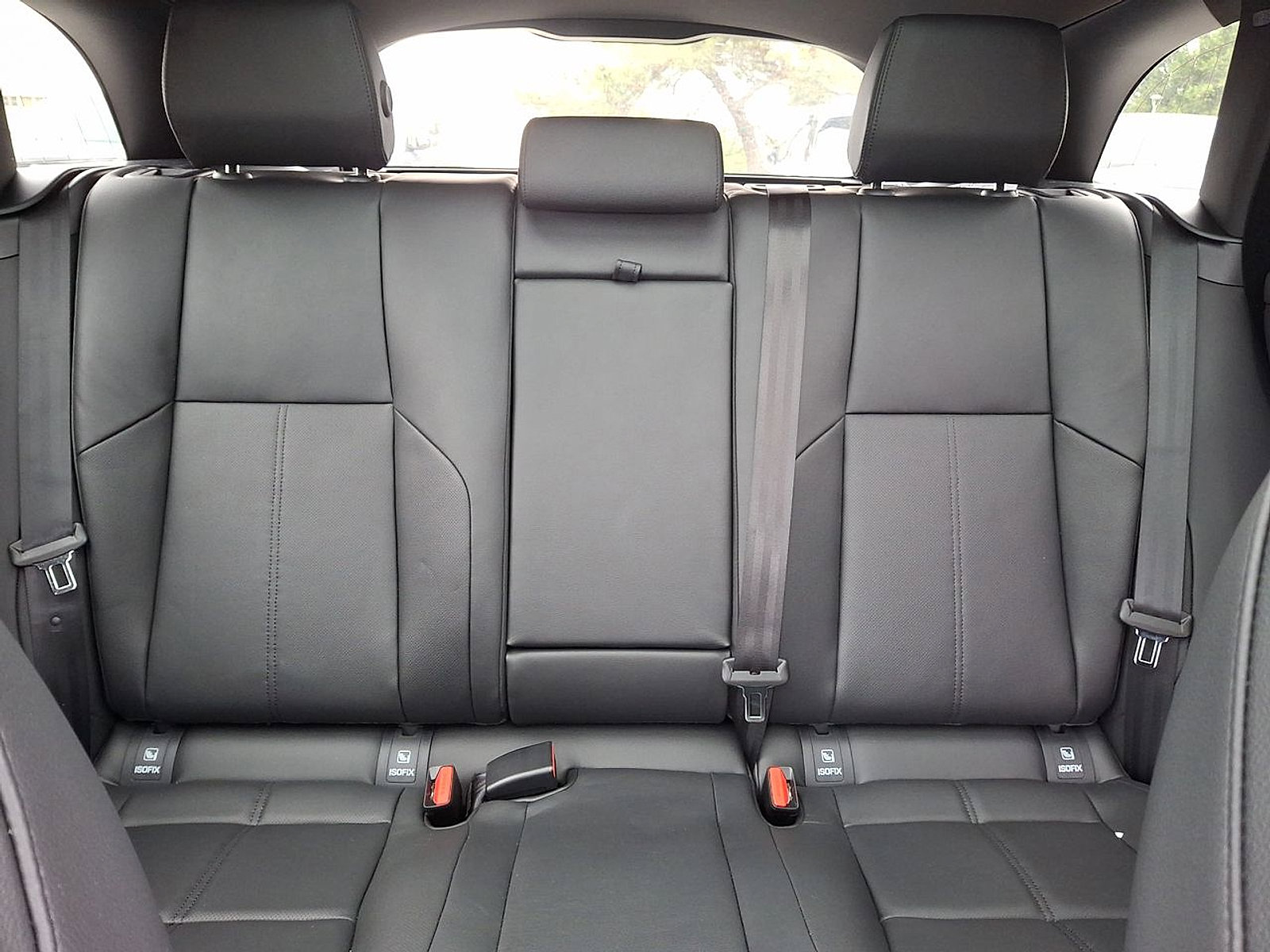 Certified 2026 Land Rover Range Rover Velar Dynamic SE image 13