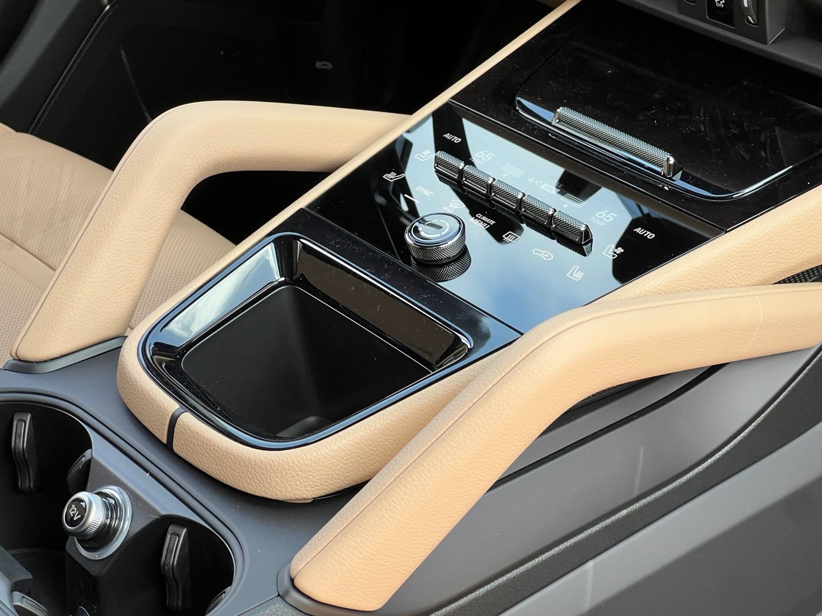 New 2026 Porsche Cayenne Coupe AWD/4WD image 37
