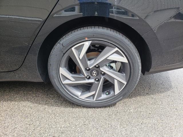 New 2025 Hyundai Elantra SEL image 21