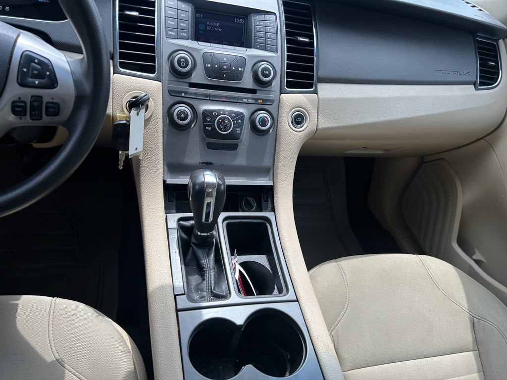 Used 2016 Ford Taurus SE FWD image 27