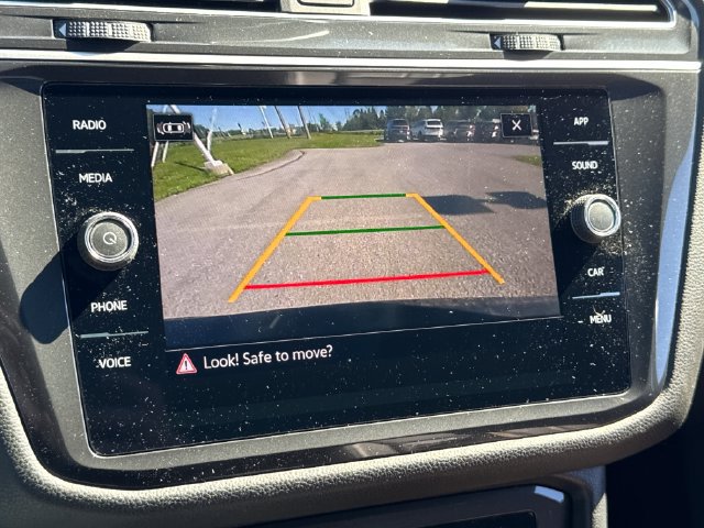 Used 2024 Volkswagen Tiguan SE R-Line AWD/4WD image 29