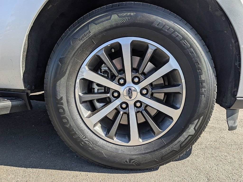 Used 2019 Ford Expedition Max XLT image 16