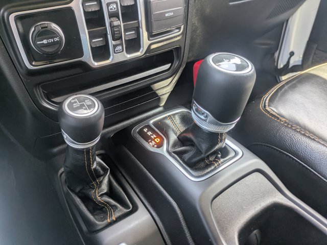 Used 2023 Jeep Wrangler Unlimited Sahara AWD/4WD image 31
