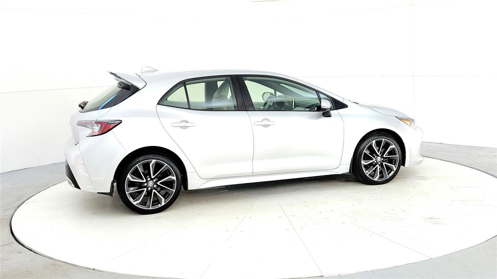 Used 2021 Toyota Corolla XSE image 6
