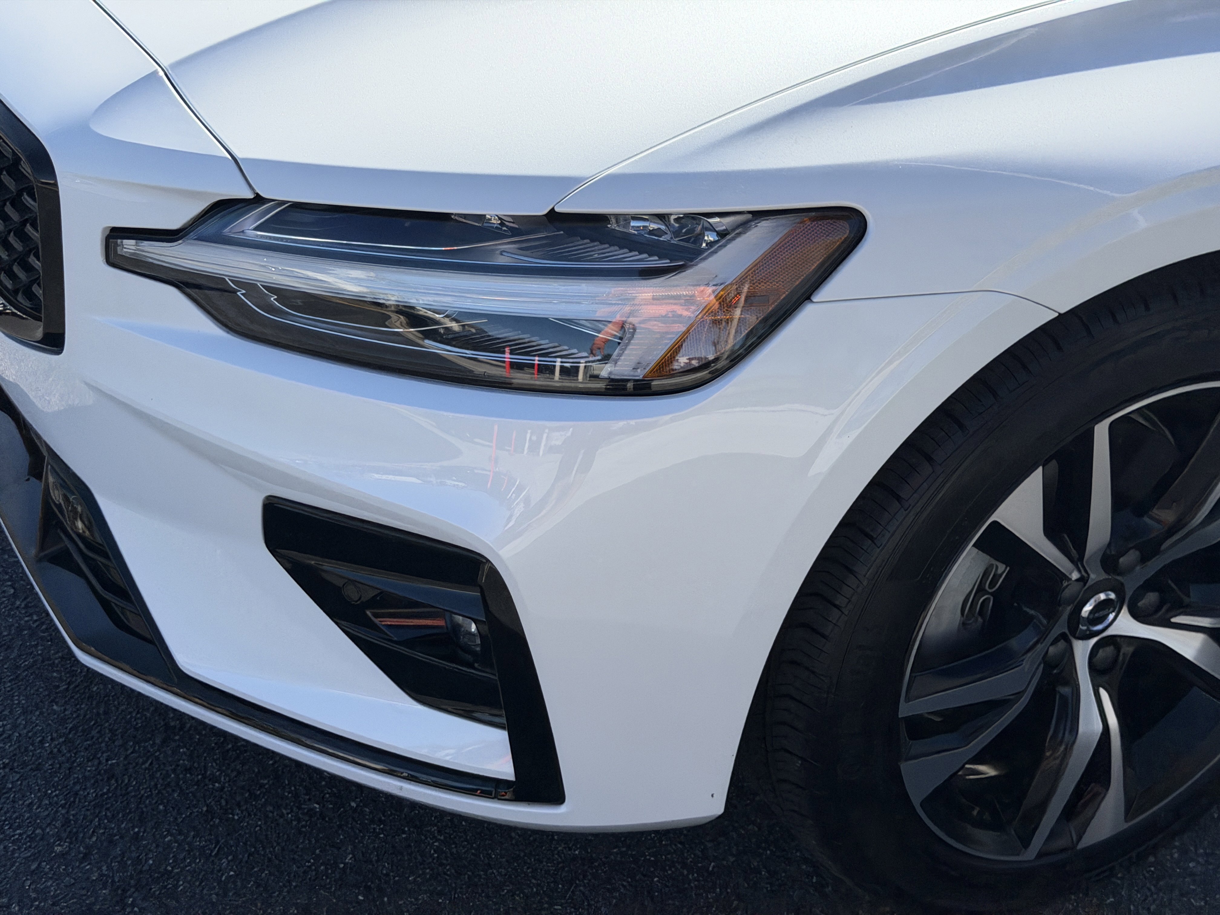 Certified 2025 Volvo S60 B5 Core image 7