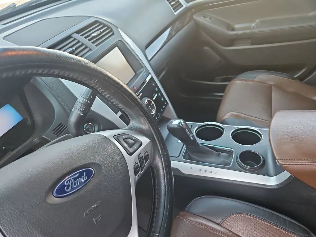 Used 2013 Ford Explorer Limited image 42