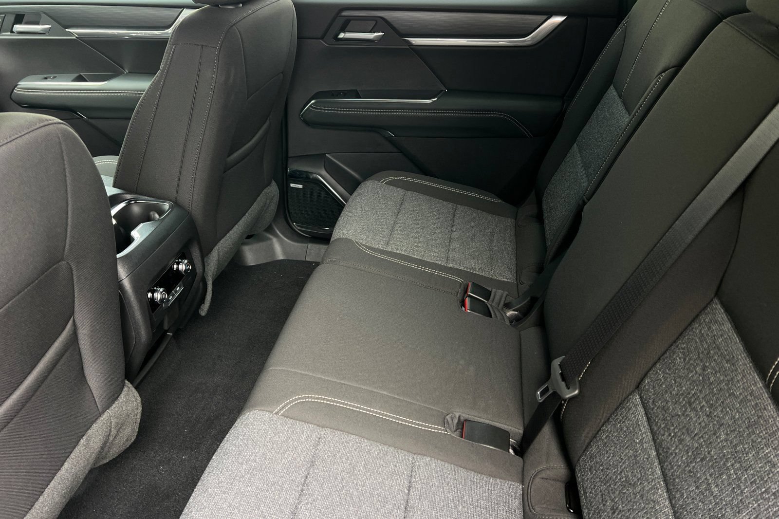 New 2026 GMC Acadia Elevation w/ Black Edition FWD image 11