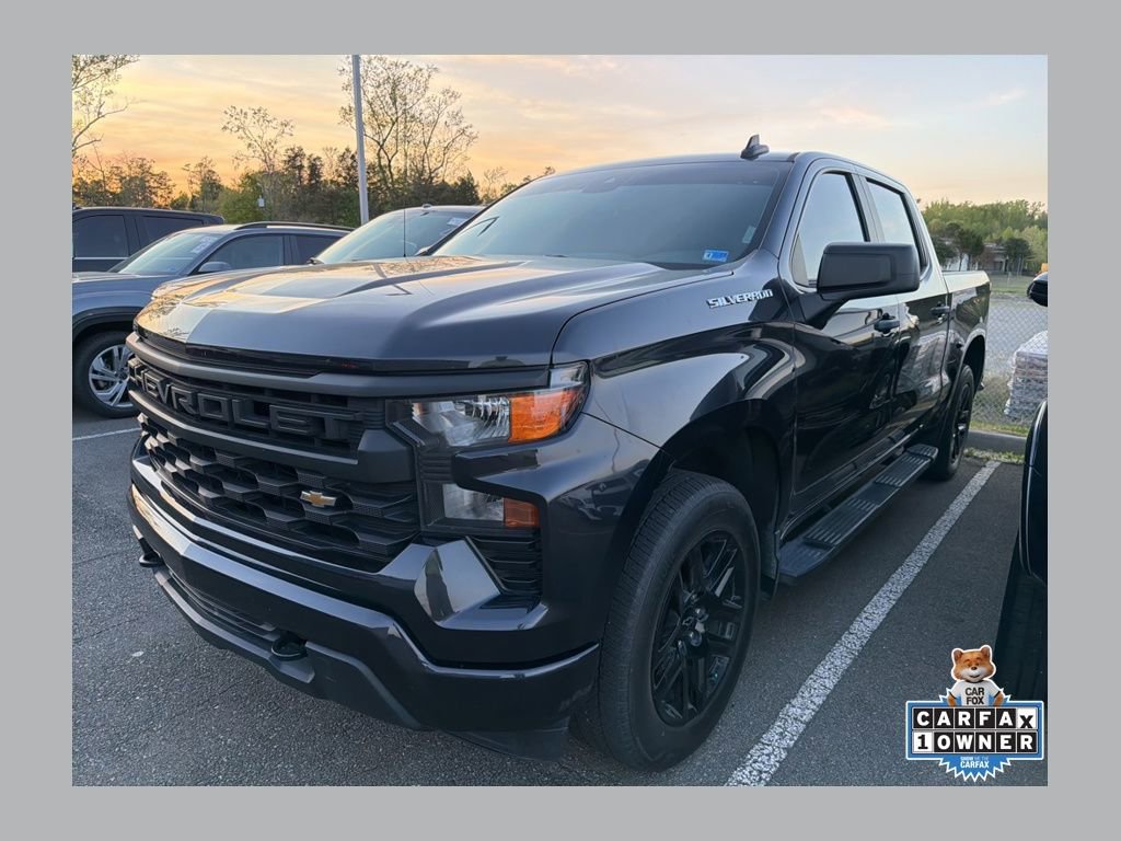 Used 2023 Chevrolet Silverado 1500 Custom image 1