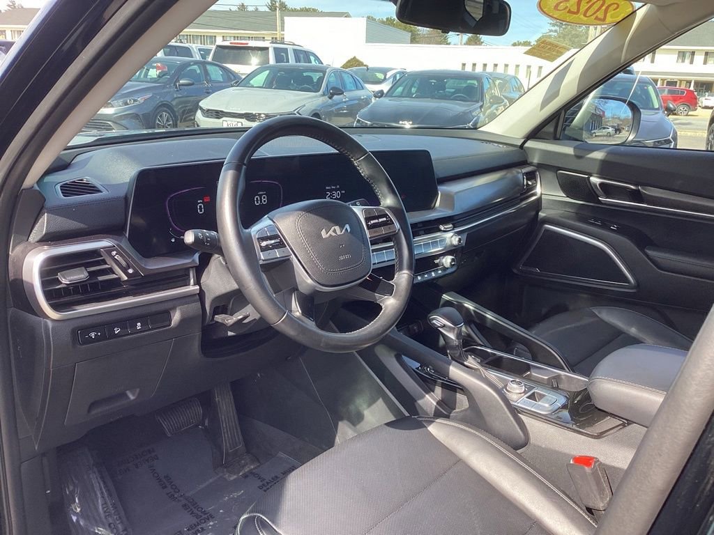 Certified 2024 Kia Telluride LX image 12