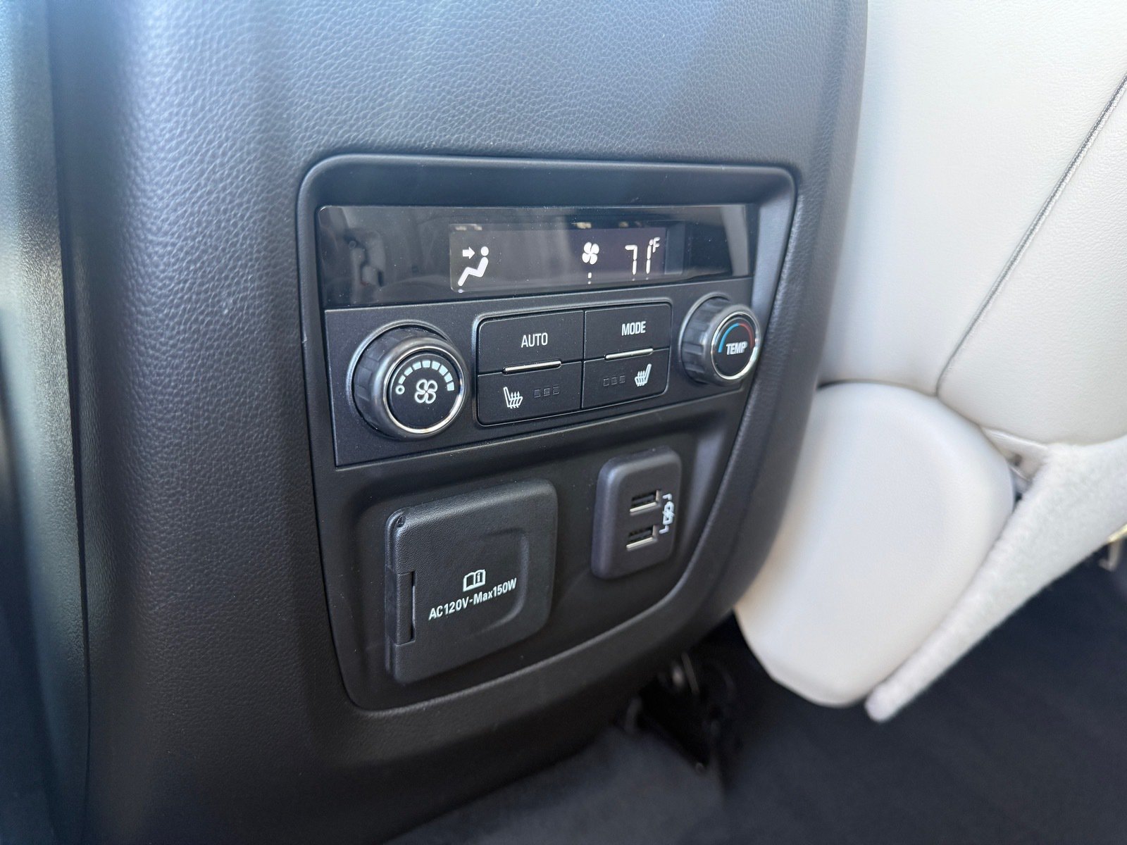 Used 2023 Buick Enclave Avenir w/ Avenir Technology Package AWD/4WD image 25