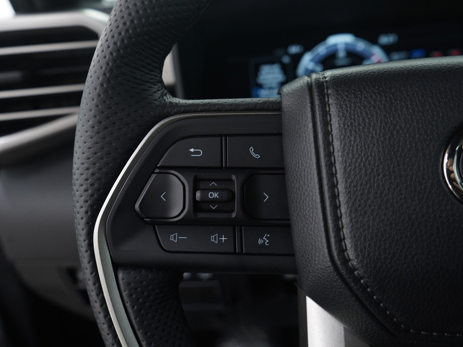 Used 2025 Toyota Sequoia Limited image 29