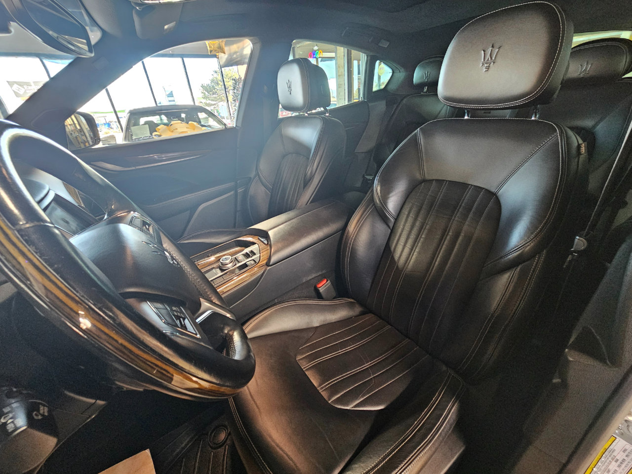 Used 2018 Maserati Levante GranLusso image 30