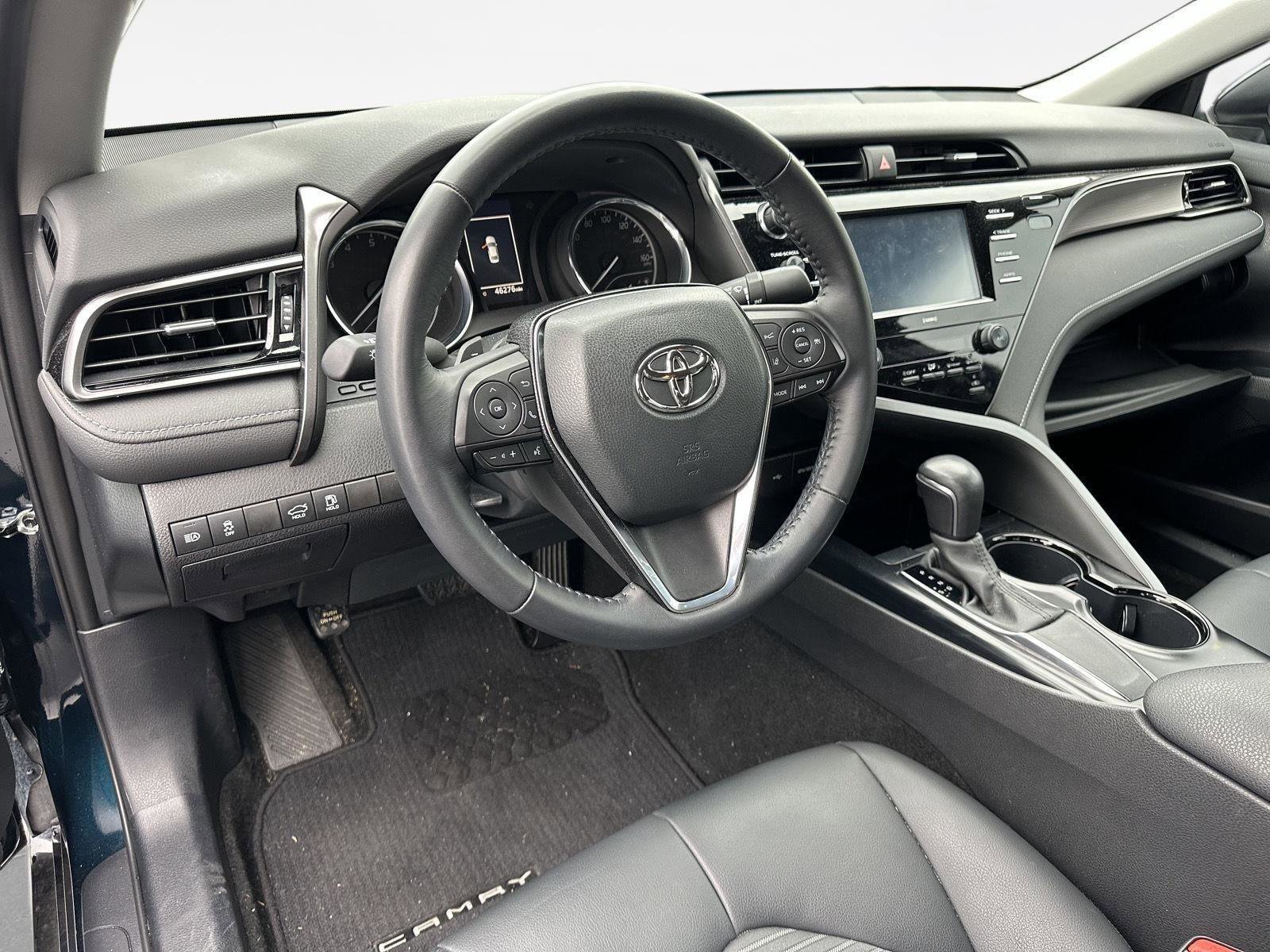 Certified 2020 Toyota Camry SE image 11