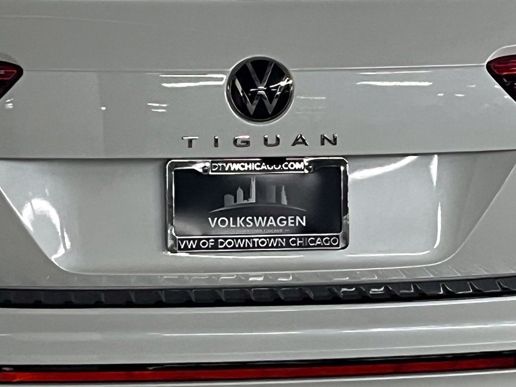 Used 2023 Volkswagen Tiguan SE R-Line FWD image 35