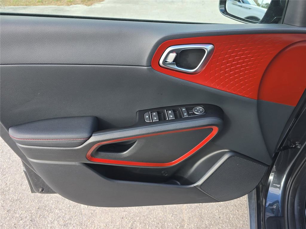 Used 2024 Kia Soul GT-Line image 17