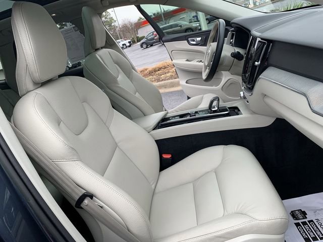 Used 2023 Volvo XC60 B5 Plus w/ Climate Package image 14