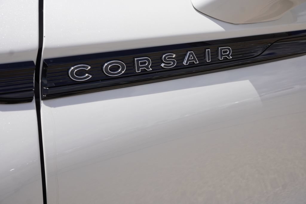 Used 2023 Lincoln Corsair Reserve w/ Jet Appearance Package AWD/4WD image 14