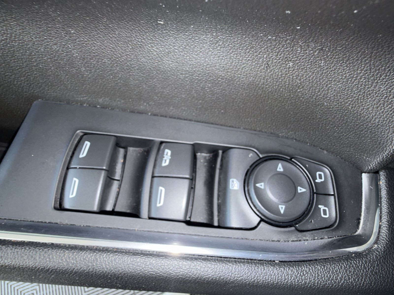 Used 2024 Chevrolet Silverado 1500 RST AWD/4WD image 15