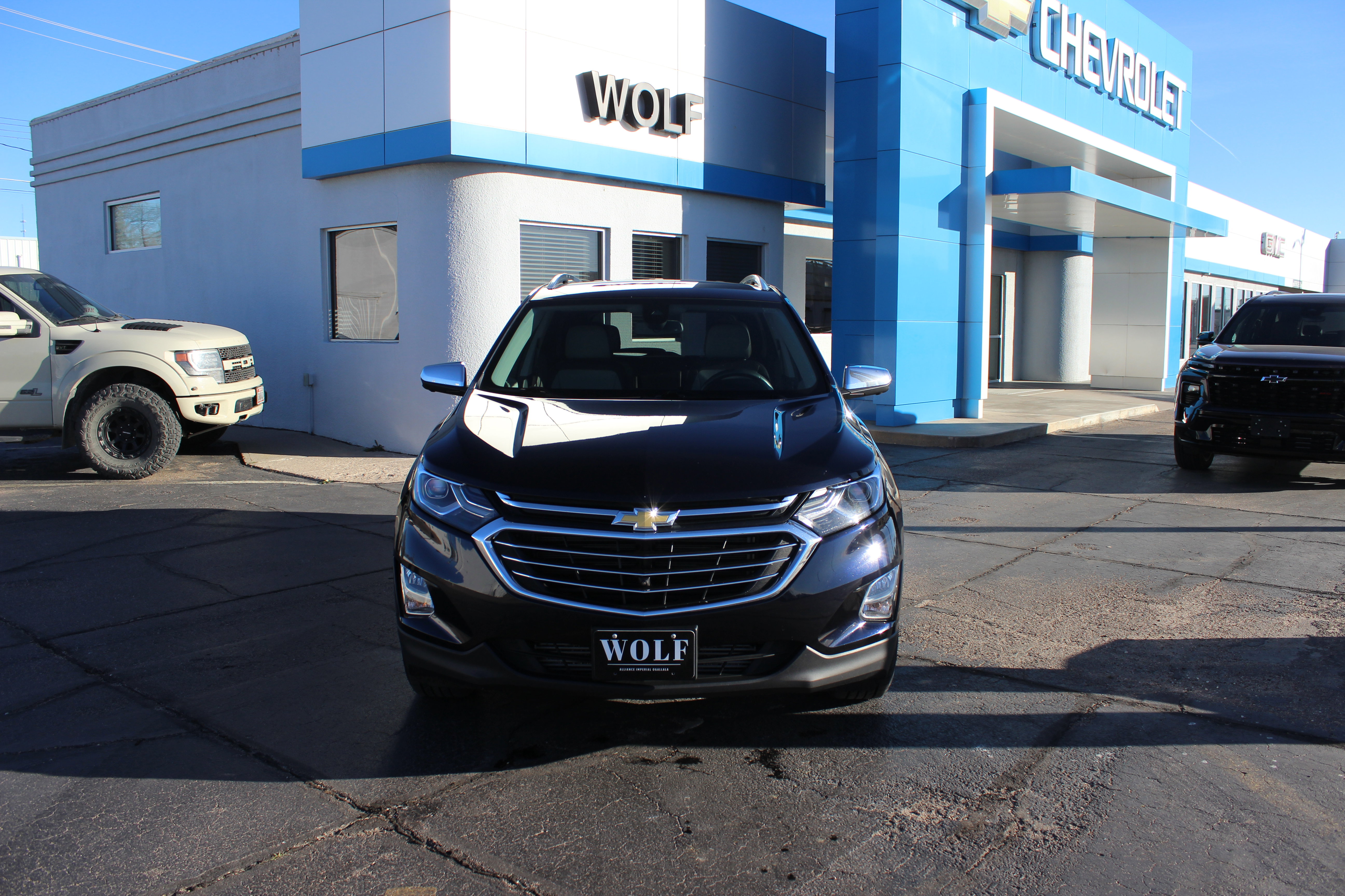 Used 2020 Chevrolet Equinox Premier image 2