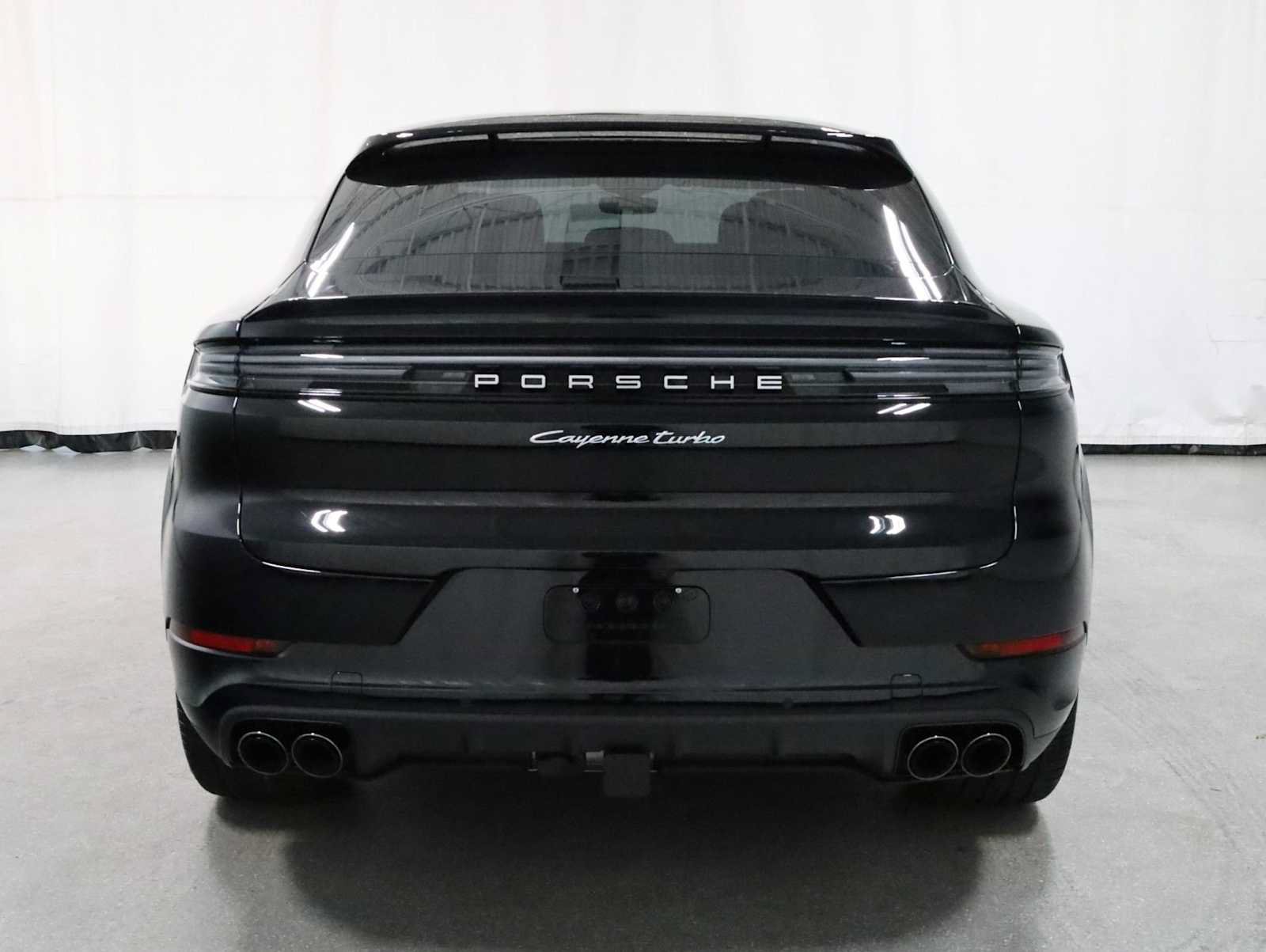 Certified 2024 Porsche Cayenne Turbo AWD/4WD image 7
