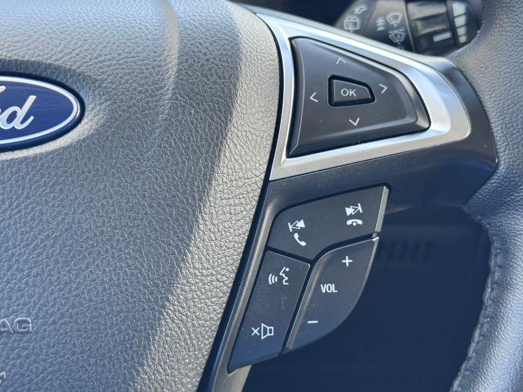 Used 2024 Ford Edge Titanium image 10