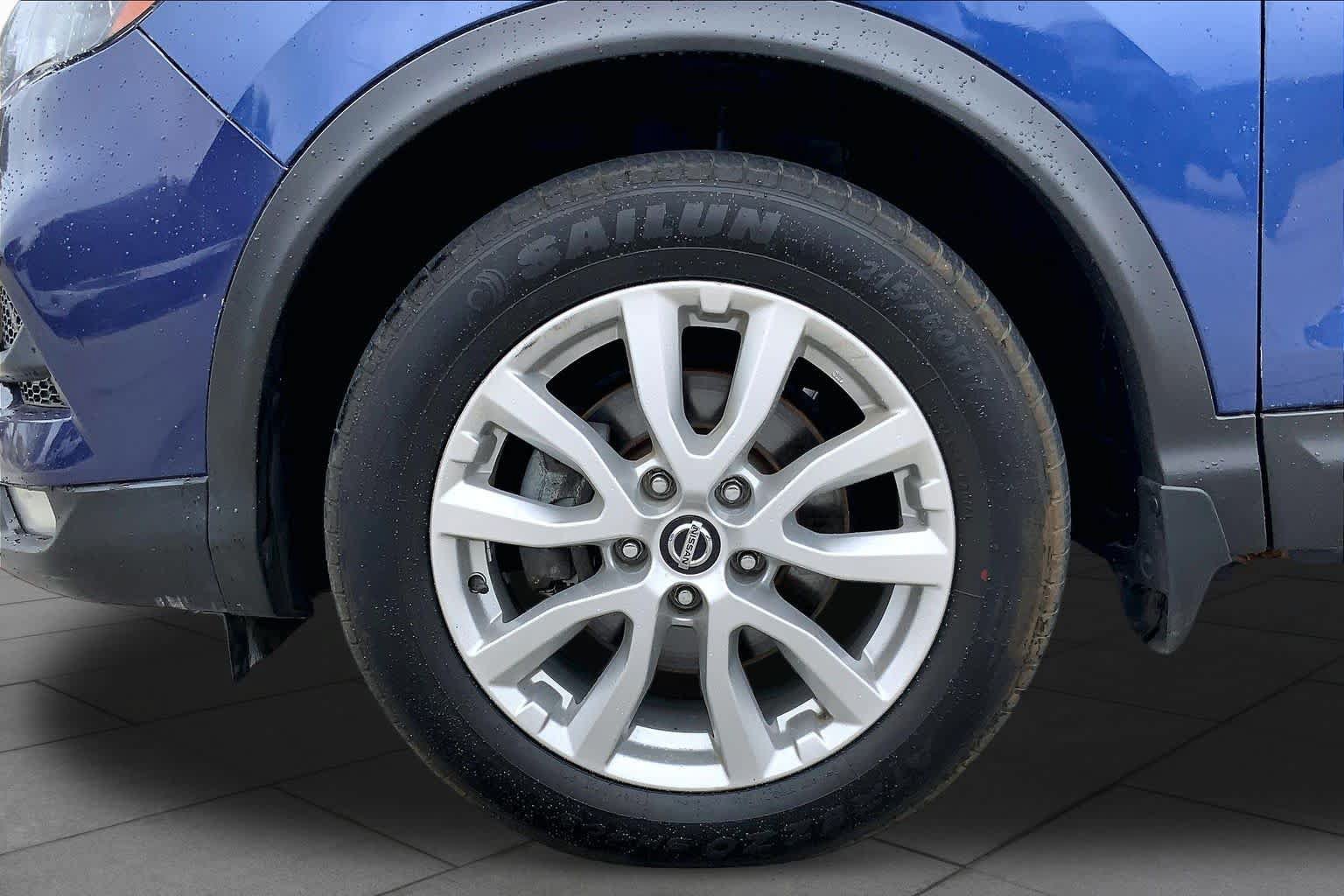 Used 2021 Nissan Rogue Sport SV w/ Technology Package AWD/4WD image 11