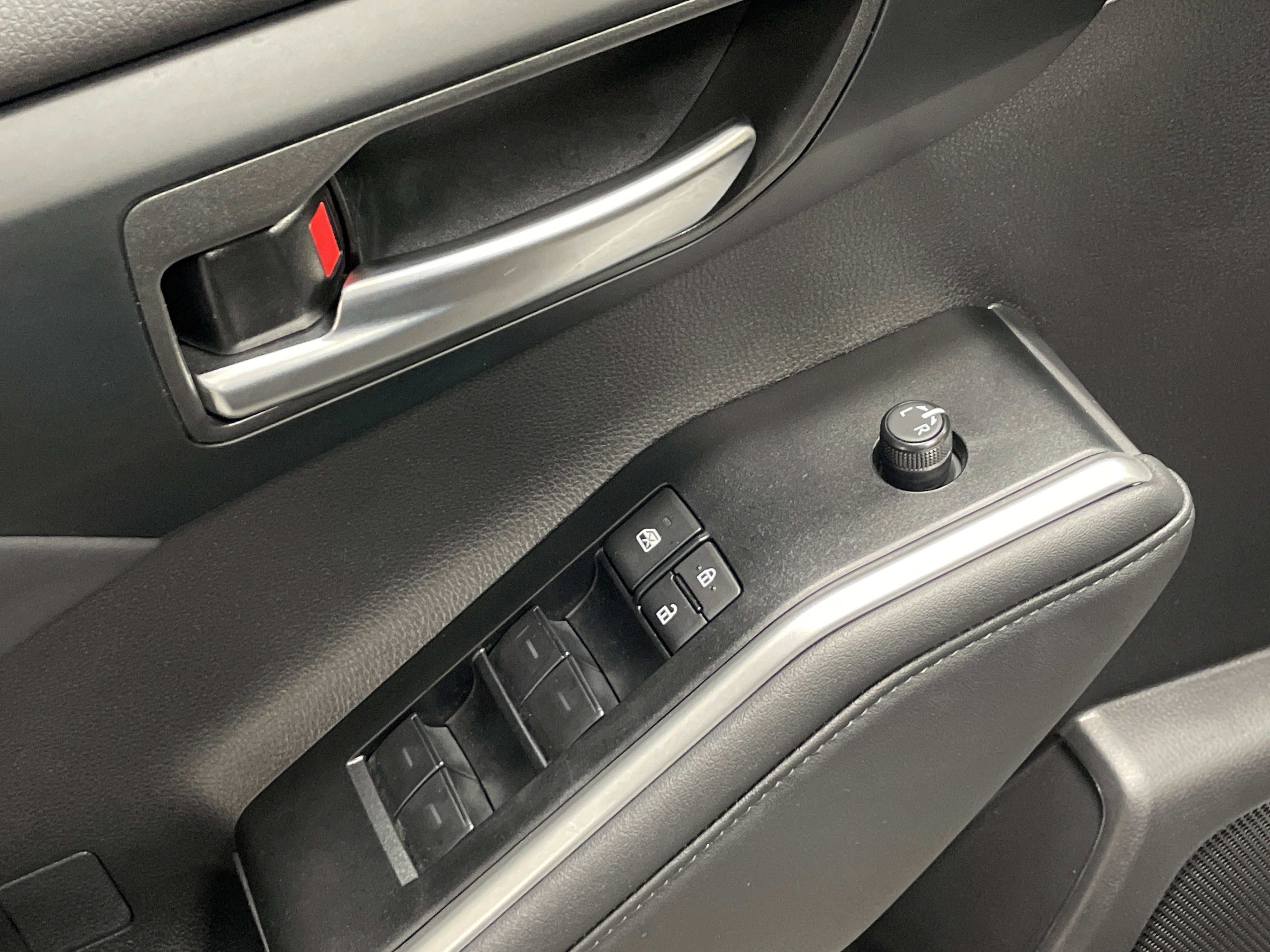 Used 2026 Toyota Highlander XLE image 15