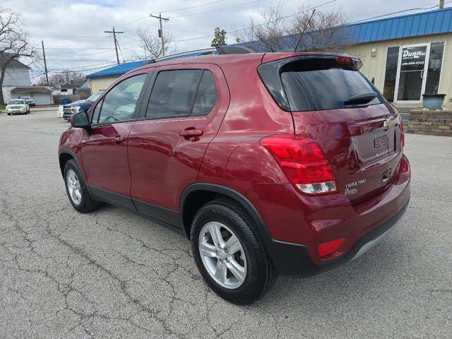 Used 2022 Chevrolet Trax LT w/ LT Convenience Package image 3