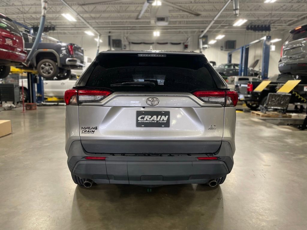 Used 2021 Toyota RAV4 LE image 6