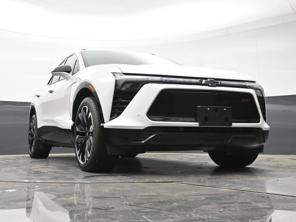 Used 2025 Chevrolet Blazer EV RS w/ Super Cruise Package AWD/4WD image 30