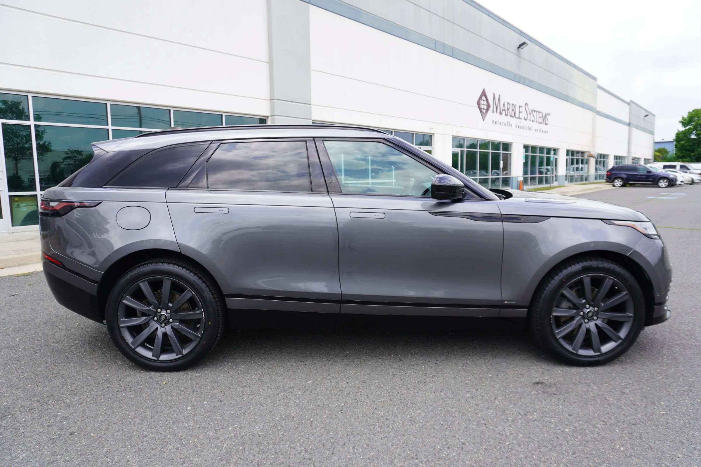 Used 2018 Land Rover Range Rover Velar R-Dynamic HSE AWD/4WD image 8