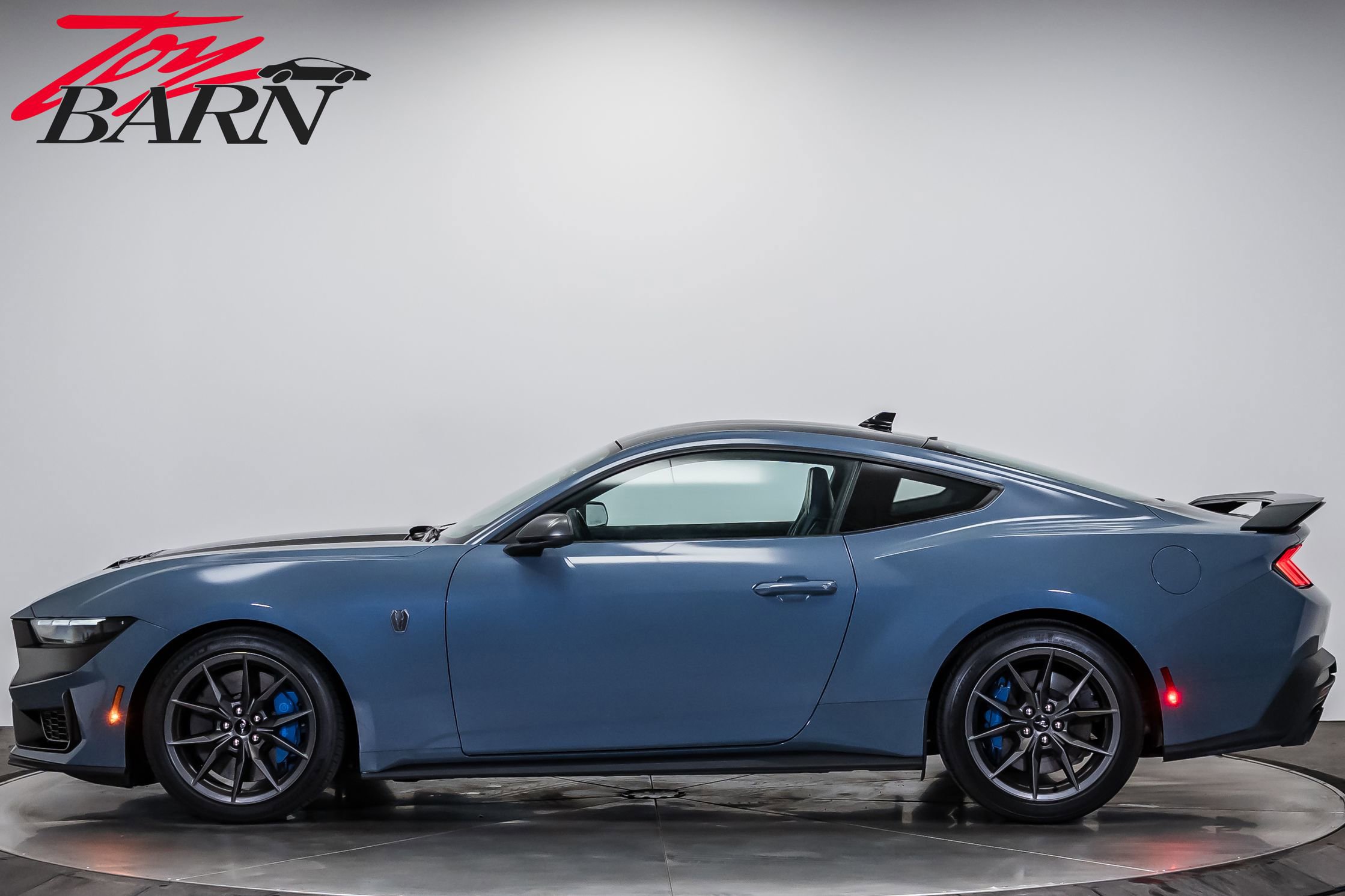 Used 2024 Ford Mustang Dark Horse image 2