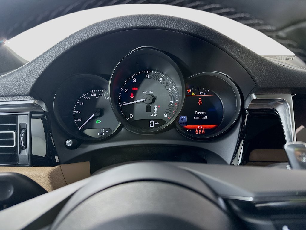 Certified 2026 Porsche Macan AWD/4WD image 13