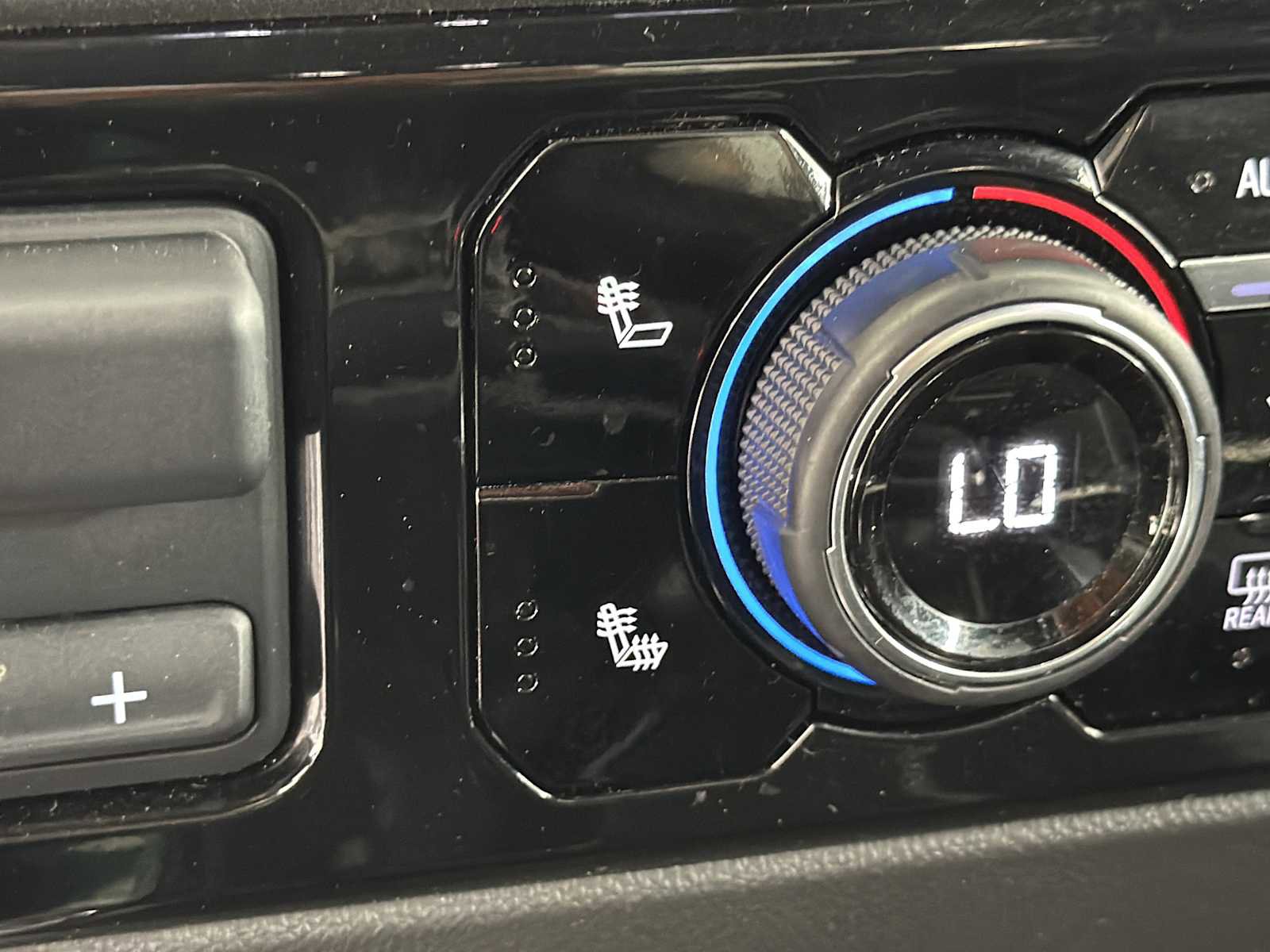 Used 2024 Chevrolet Silverado 1500 LT Trail Boss w/ LT Trail Boss Premium Package image 31