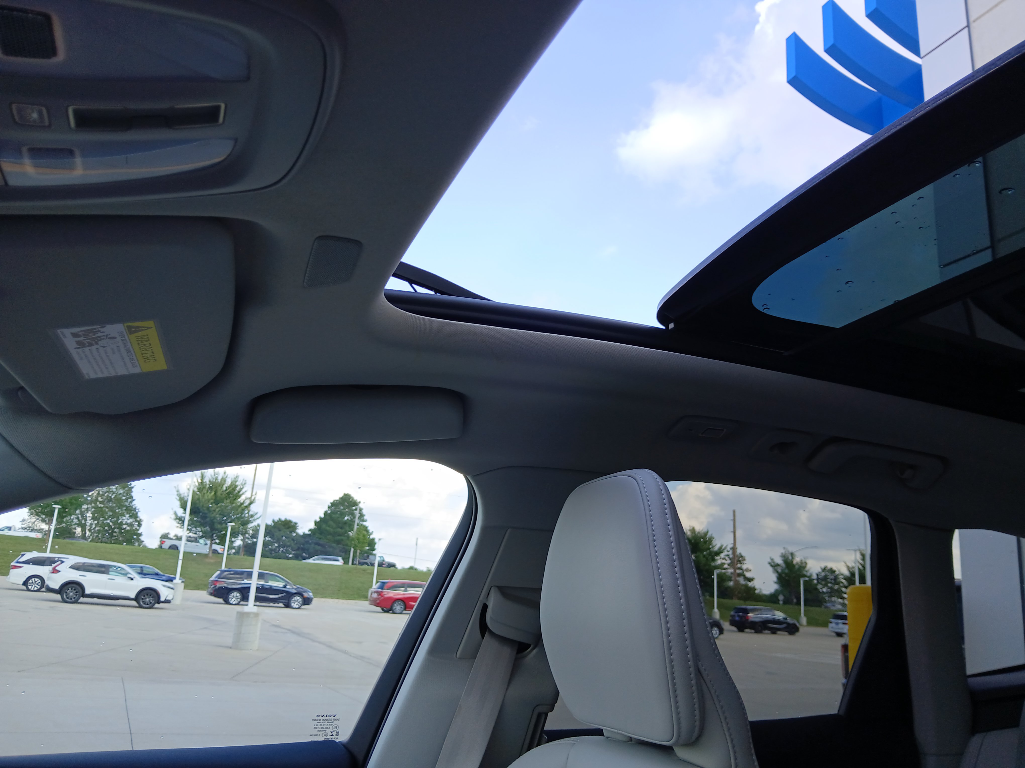 Used 2022 Volvo XC60 B6 Inscription AWD/4WD image 18